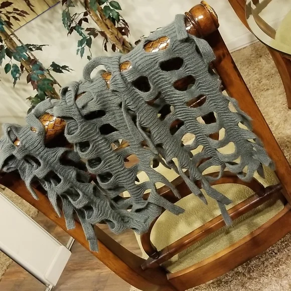 Grey Knit Scarf - Picture 8 of 11